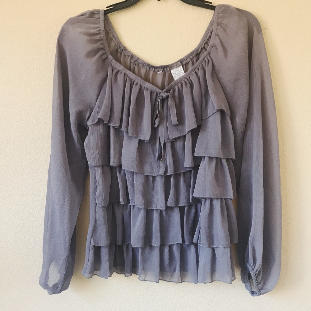 Cute Ruffled Top, NWOT